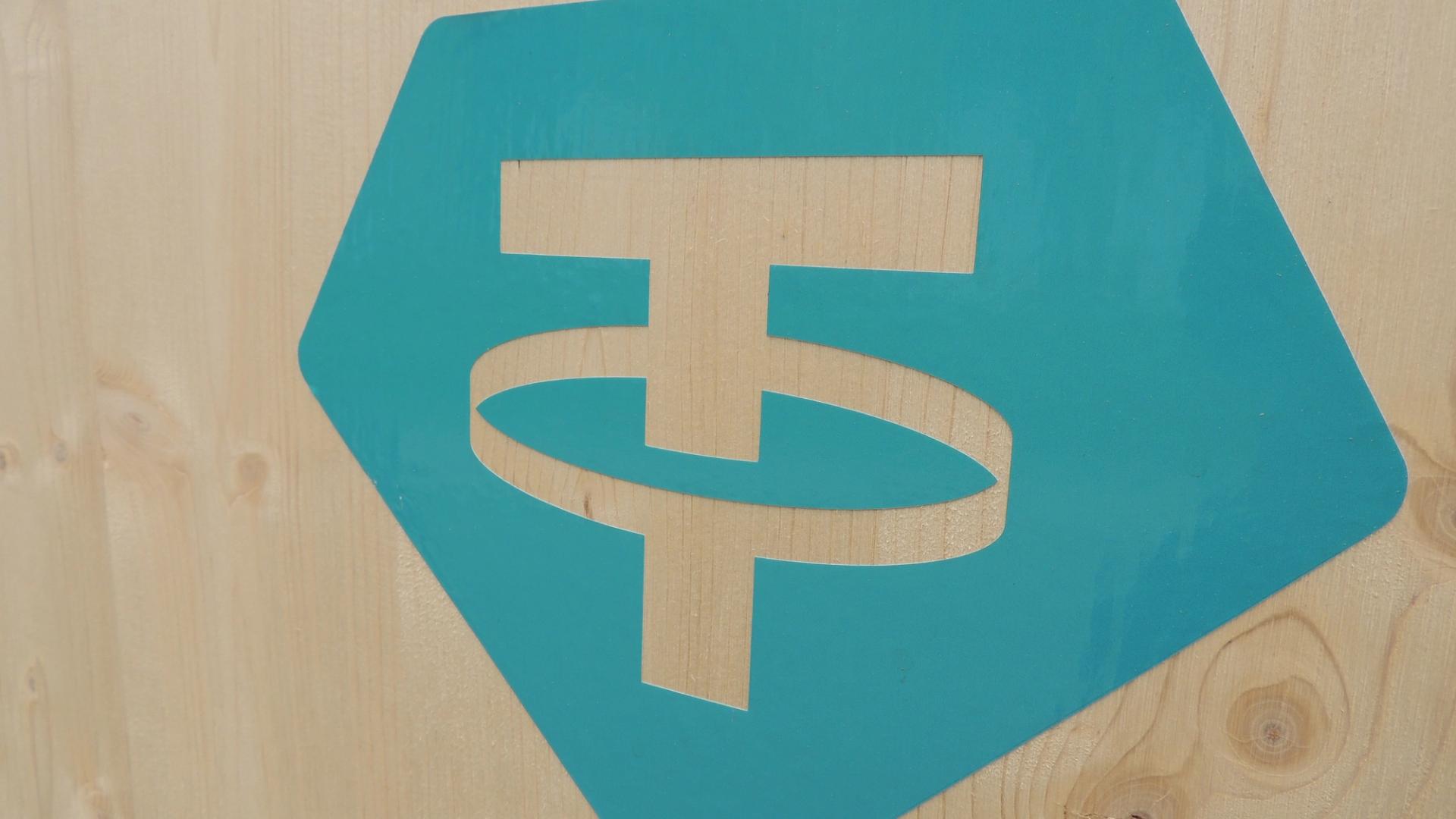 tether-ceo-dismisses-suggestions-company-sold-bitcoin-to-buy-gold